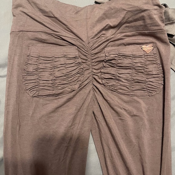 Cute Booty Lounge Leggings - Picture 3 of 7